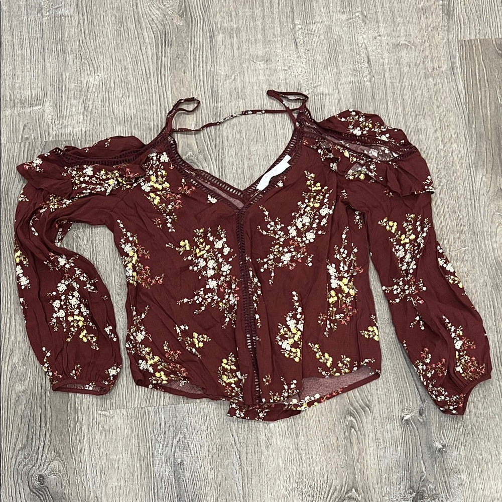 ASTR Floral Cold-Shoulder Peasant Top in Burgundy